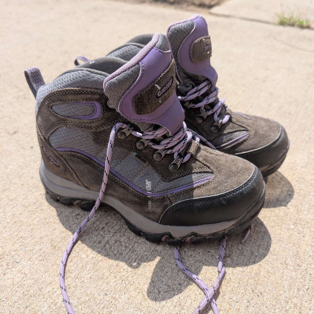 Hi-Tec Women’s Hiking Shoes Sz 6